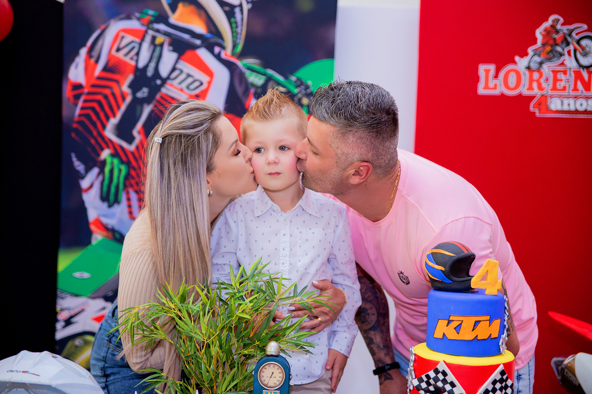 acompanhamento mensal de bebe caxias do sul figurino cenario tematico  personagem foto infantil serra gaucha fotografia familia mundo azul rosa ensaio fotografico crianca newborn baby menino menina smash the cake esmague o bolo banheira urso circo