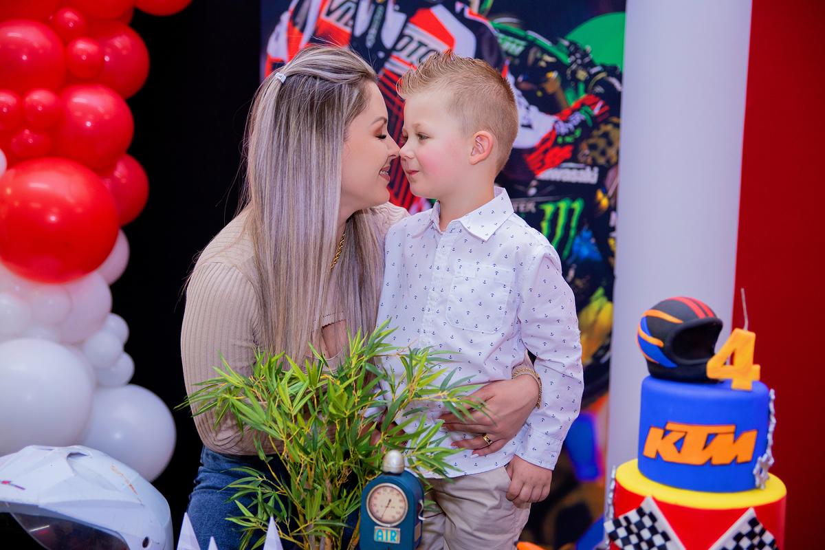 acompanhamento mensal de bebe caxias do sul figurino cenario tematico  personagem foto infantil serra gaucha fotografia familia mundo azul rosa ensaio fotografico crianca newborn baby menino menina smash the cake esmague o bolo banheira urso circo