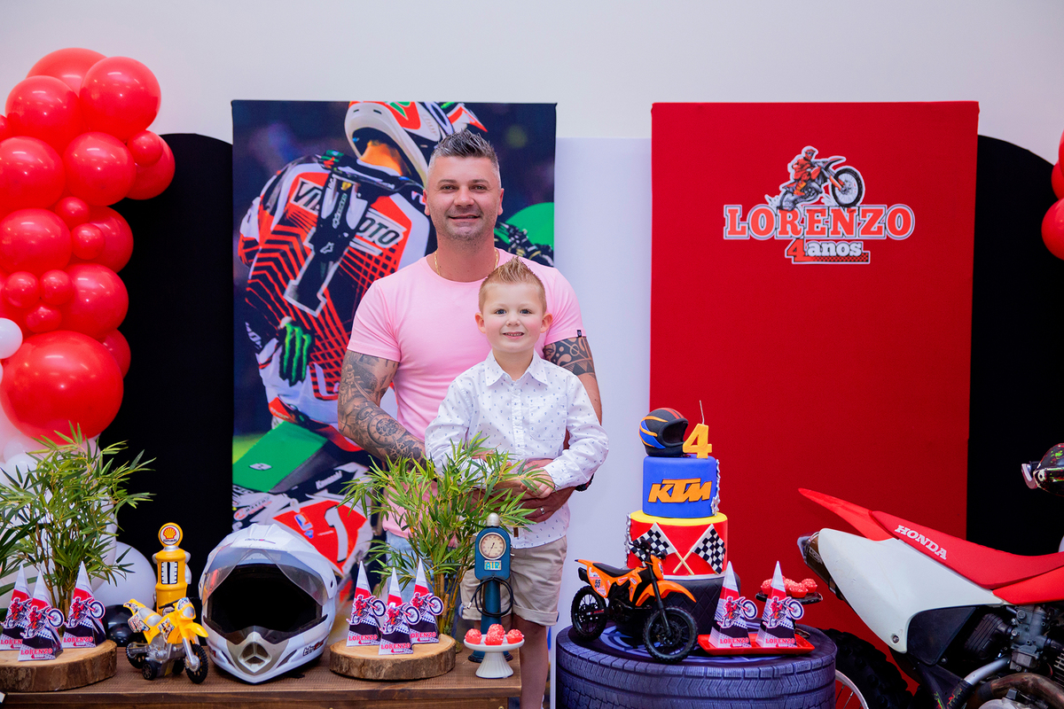 acompanhamento mensal de bebe caxias do sul figurino cenario tematico  personagem foto infantil serra gaucha fotografia familia mundo azul rosa ensaio fotografico crianca newborn baby menino menina smash the cake esmague o bolo banheira urso circo