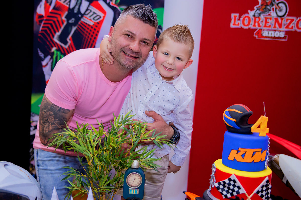 acompanhamento mensal de bebe caxias do sul figurino cenario tematico  personagem foto infantil serra gaucha fotografia familia mundo azul rosa ensaio fotografico crianca newborn baby menino menina smash the cake esmague o bolo banheira urso circo