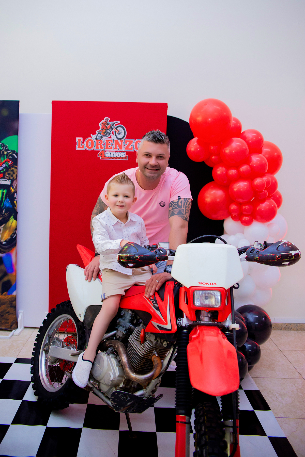 acompanhamento mensal de bebe caxias do sul figurino cenario tematico  personagem foto infantil serra gaucha fotografia familia mundo azul rosa ensaio fotografico crianca newborn baby menino menina smash the cake esmague o bolo banheira urso circo