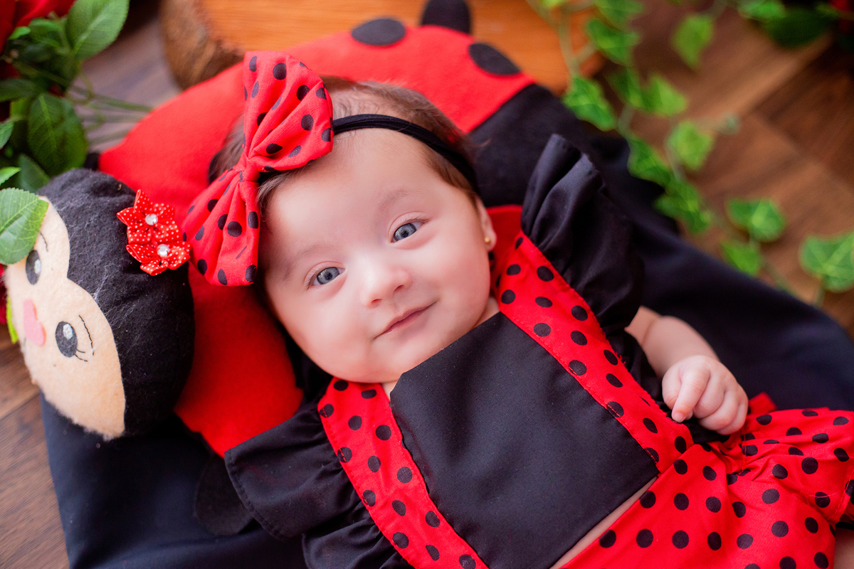acompanhamento mensal de bebe caxias do sul figurino cenario tematico  personagem foto infantil serra gaucha fotografia familia mundo azul rosa ensaio fotografico crianca newborn baby menino menina smash the cake esmague o bolo banheira urso circo