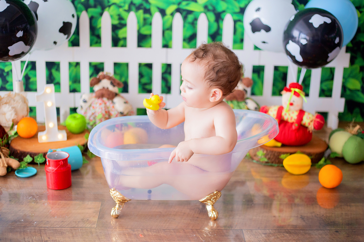 acompanhamento mensal de bebe caxias do sul figurino cenario tematico  personagem foto infantil serra gaucha fotografia familia mundo azul rosa ensaio fotografico crianca newborn baby menino menina smash the cake esmague o bolo banheira urso circo