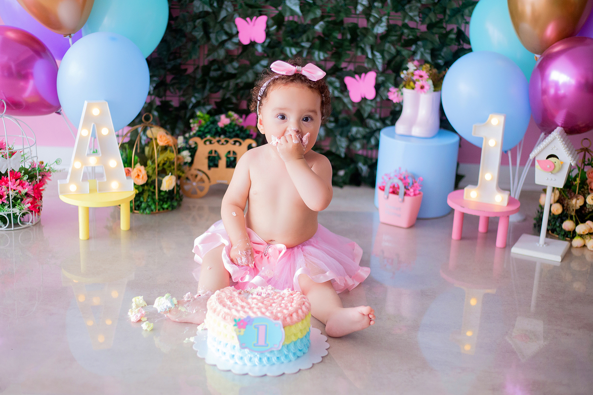 acompanhamento mensal de bebe caxias do sul figurino cenario tematico  personagem foto infantil serra gaucha fotografia familia mundo azul rosa ensaio fotografico crianca newborn baby menino menina smash the cake esmague o bolo banheira urso circo
