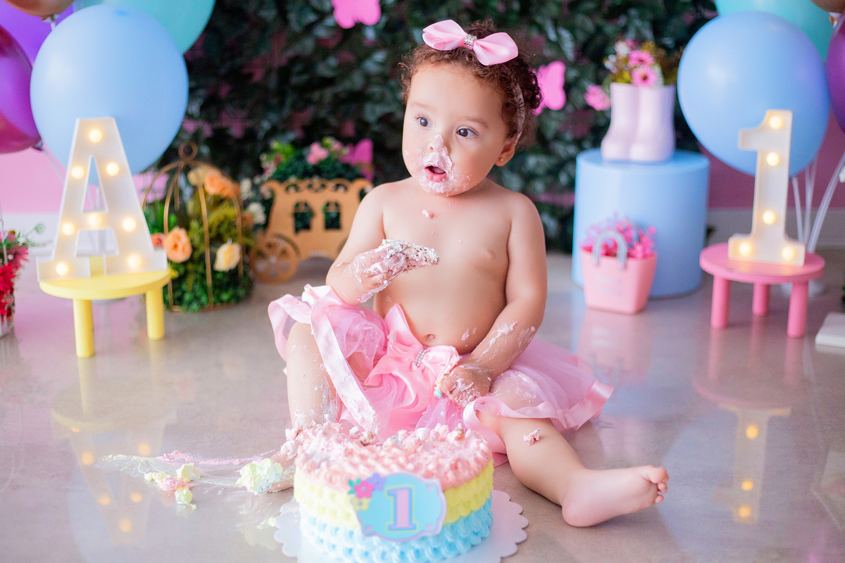 acompanhamento mensal de bebe caxias do sul figurino cenario tematico  personagem foto infantil serra gaucha fotografia familia mundo azul rosa ensaio fotografico crianca newborn baby menino menina smash the cake esmague o bolo banheira urso circo