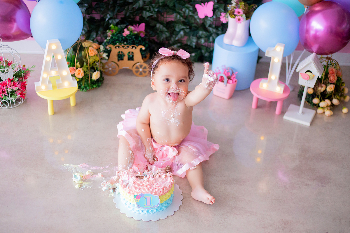 acompanhamento mensal de bebe caxias do sul figurino cenario tematico  personagem foto infantil serra gaucha fotografia familia mundo azul rosa ensaio fotografico crianca newborn baby menino menina smash the cake esmague o bolo banheira urso circo