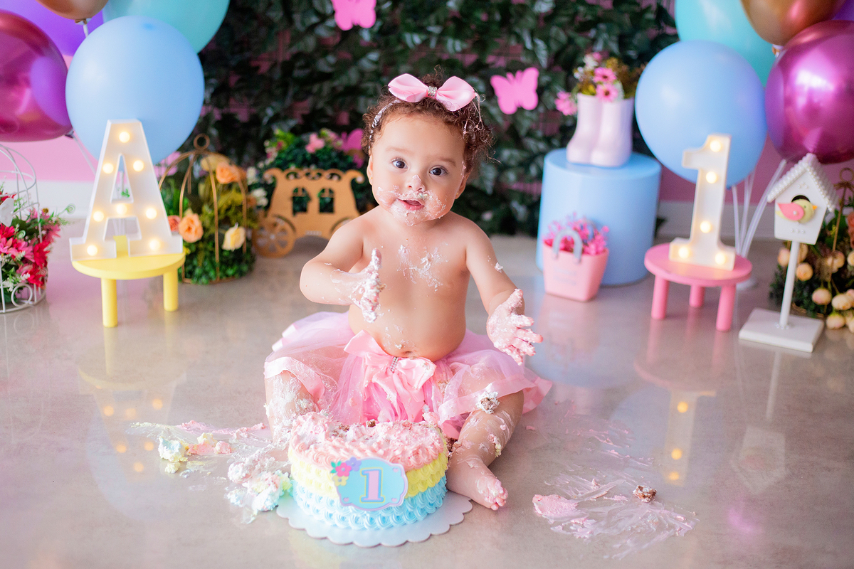 acompanhamento mensal de bebe caxias do sul figurino cenario tematico  personagem foto infantil serra gaucha fotografia familia mundo azul rosa ensaio fotografico crianca newborn baby menino menina smash the cake esmague o bolo banheira urso circo