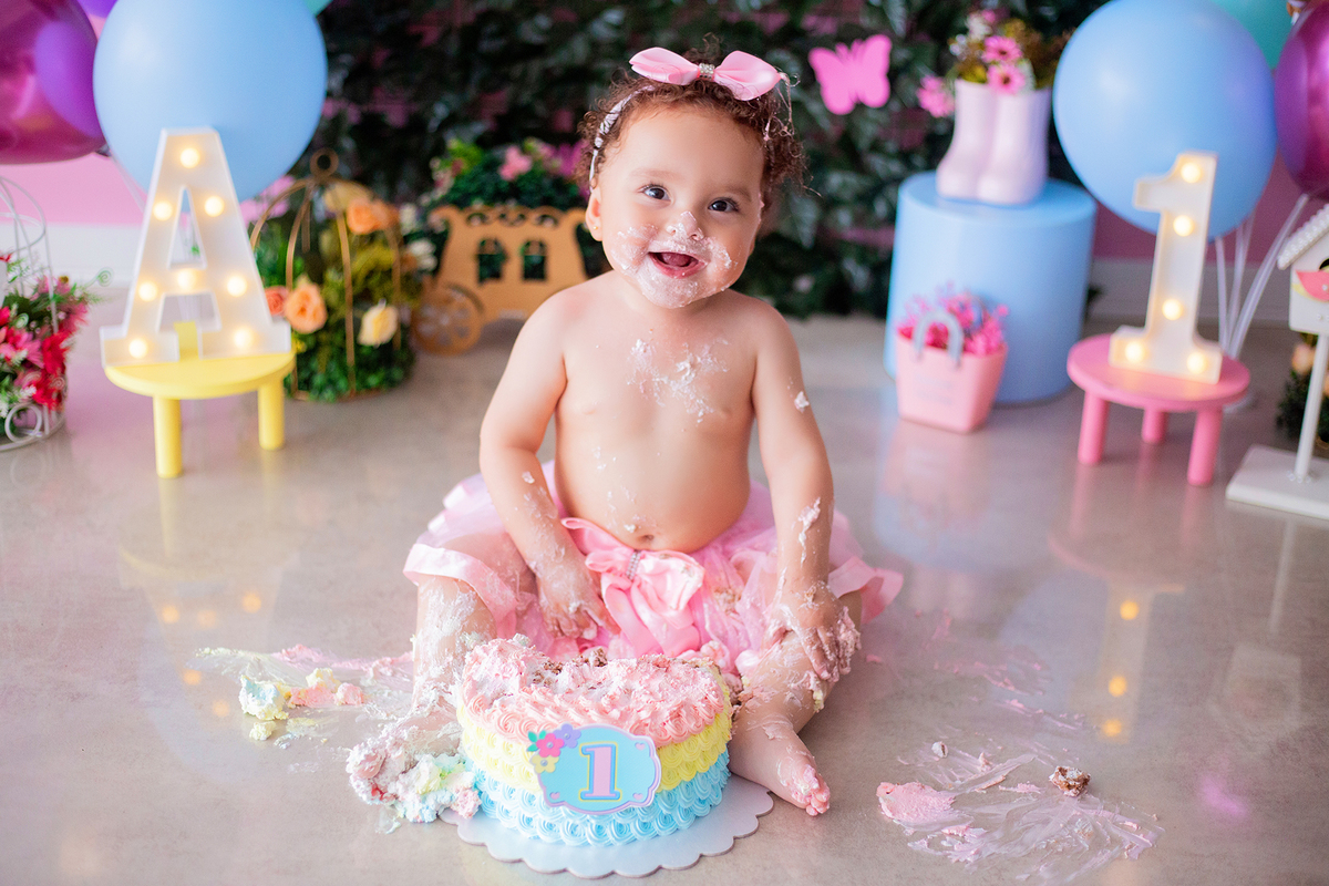 acompanhamento mensal de bebe caxias do sul figurino cenario tematico  personagem foto infantil serra gaucha fotografia familia mundo azul rosa ensaio fotografico crianca newborn baby menino menina smash the cake esmague o bolo banheira urso circo