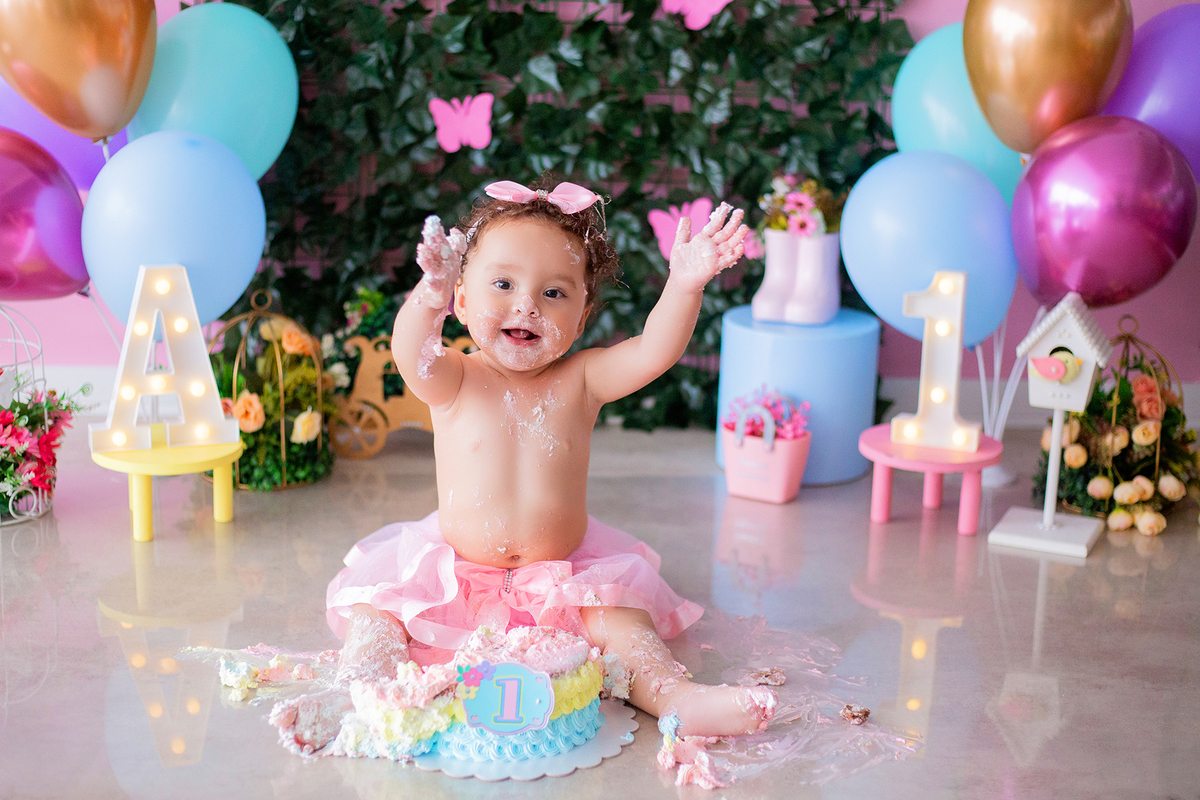 acompanhamento mensal de bebe caxias do sul figurino cenario tematico  personagem foto infantil serra gaucha fotografia familia mundo azul rosa ensaio fotografico crianca newborn baby menino menina smash the cake esmague o bolo banheira urso circo