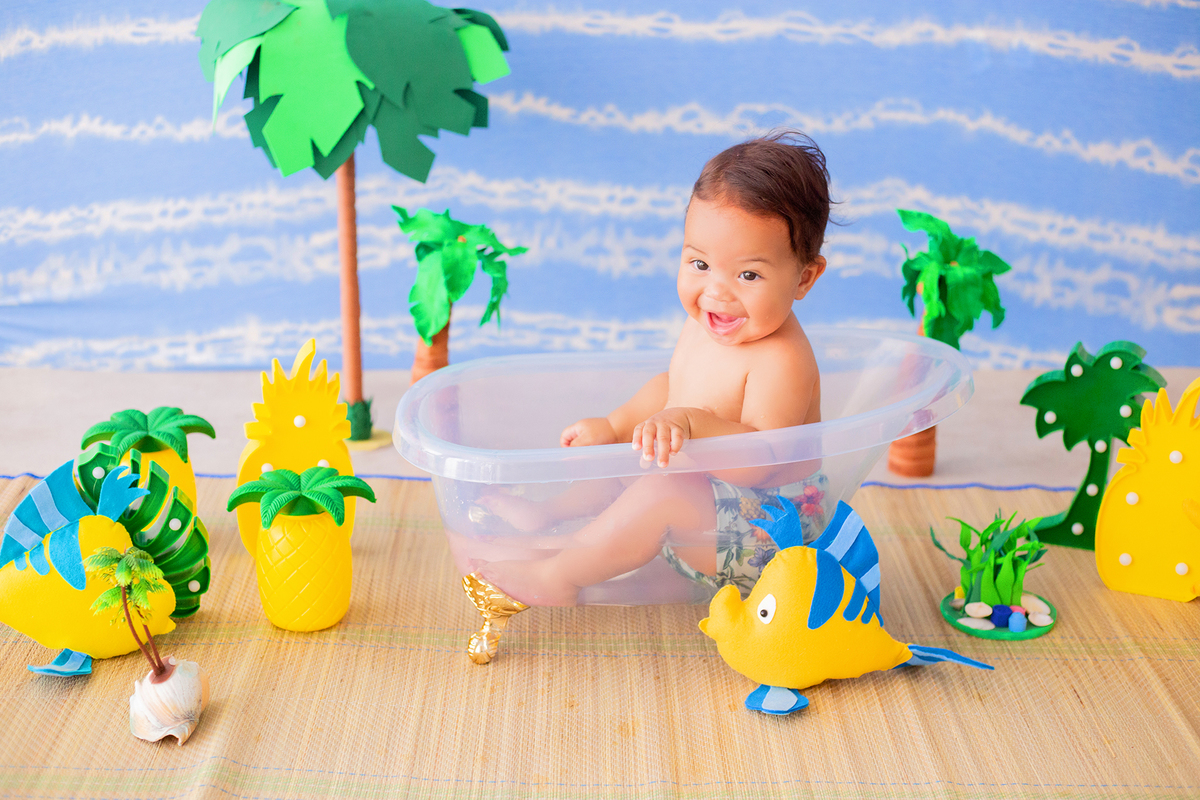 acompanhamento mensal de bebe caxias do sul figurino cenario tematico  personagem foto infantil serra gaucha fotografia familia mundo azul rosa ensaio fotografico crianca newborn baby menino menina smash the cake esmague o bolo banheira urso circo