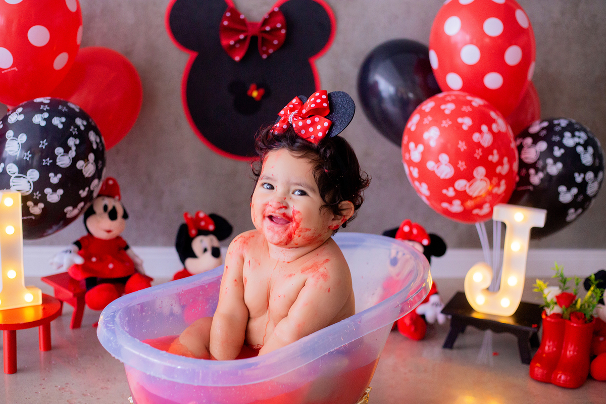 acompanhamento mensal de bebe caxias do sul figurino cenario tematico  personagem foto infantil serra gaucha fotografia familia mundo azul rosa ensaio fotografico crianca newborn baby menino menina smash the cake esmague o bolo banheira urso circo