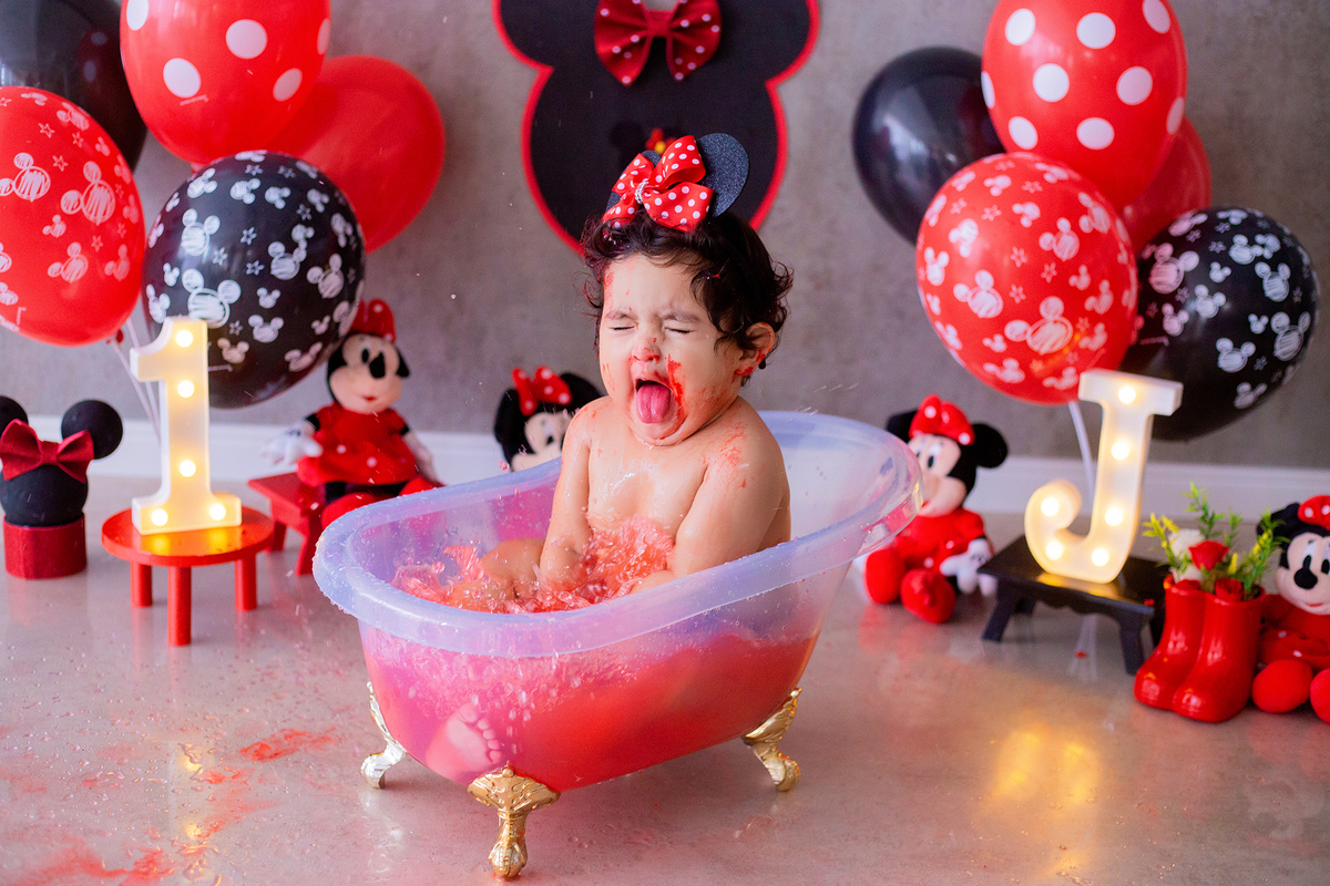 acompanhamento mensal de bebe caxias do sul figurino cenario tematico  personagem foto infantil serra gaucha fotografia familia mundo azul rosa ensaio fotografico crianca newborn baby menino menina smash the cake esmague o bolo banheira urso circo