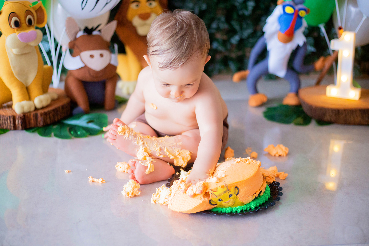 acompanhamento mensal de bebe caxias do sul figurino cenario tematico  personagem foto infantil serra gaucha fotografia familia mundo azul rosa ensaio fotografico crianca newborn baby menino menina smash the cake esmague o bolo banheira urso circo