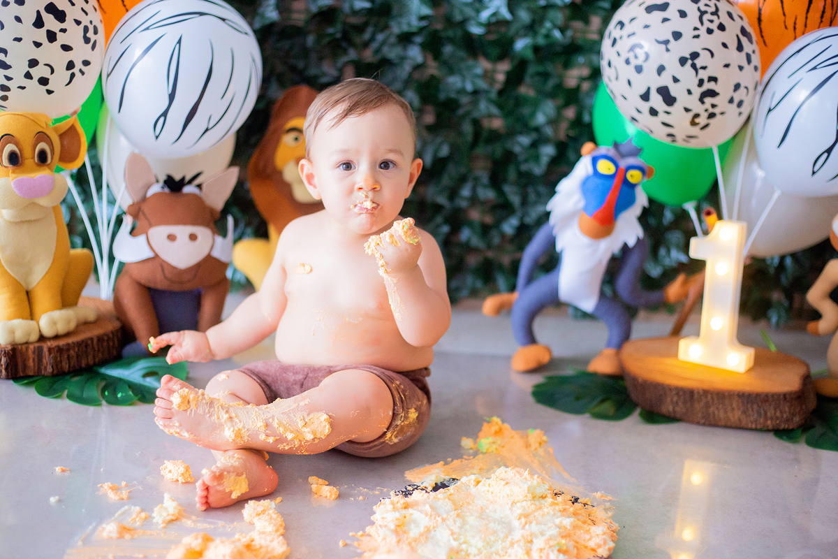 acompanhamento mensal de bebe caxias do sul figurino cenario tematico  personagem foto infantil serra gaucha fotografia familia mundo azul rosa ensaio fotografico crianca newborn baby menino menina smash the cake esmague o bolo banheira urso circo