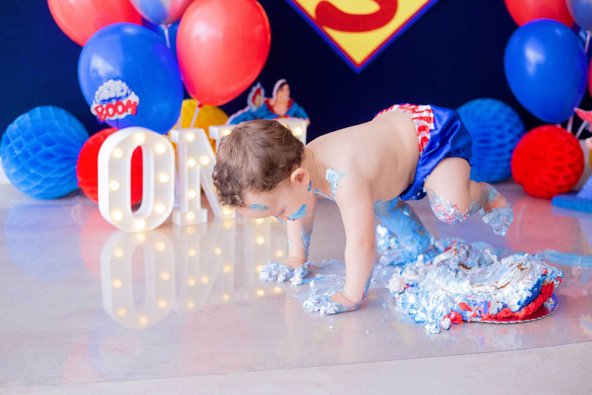 acompanhamento mensal de bebe caxias do sul figurino cenario tematico  personagem foto infantil serra gaucha fotografia familia mundo azul rosa ensaio fotografico crianca newborn baby menino menina smash the cake esmague o bolo banheira urso circo