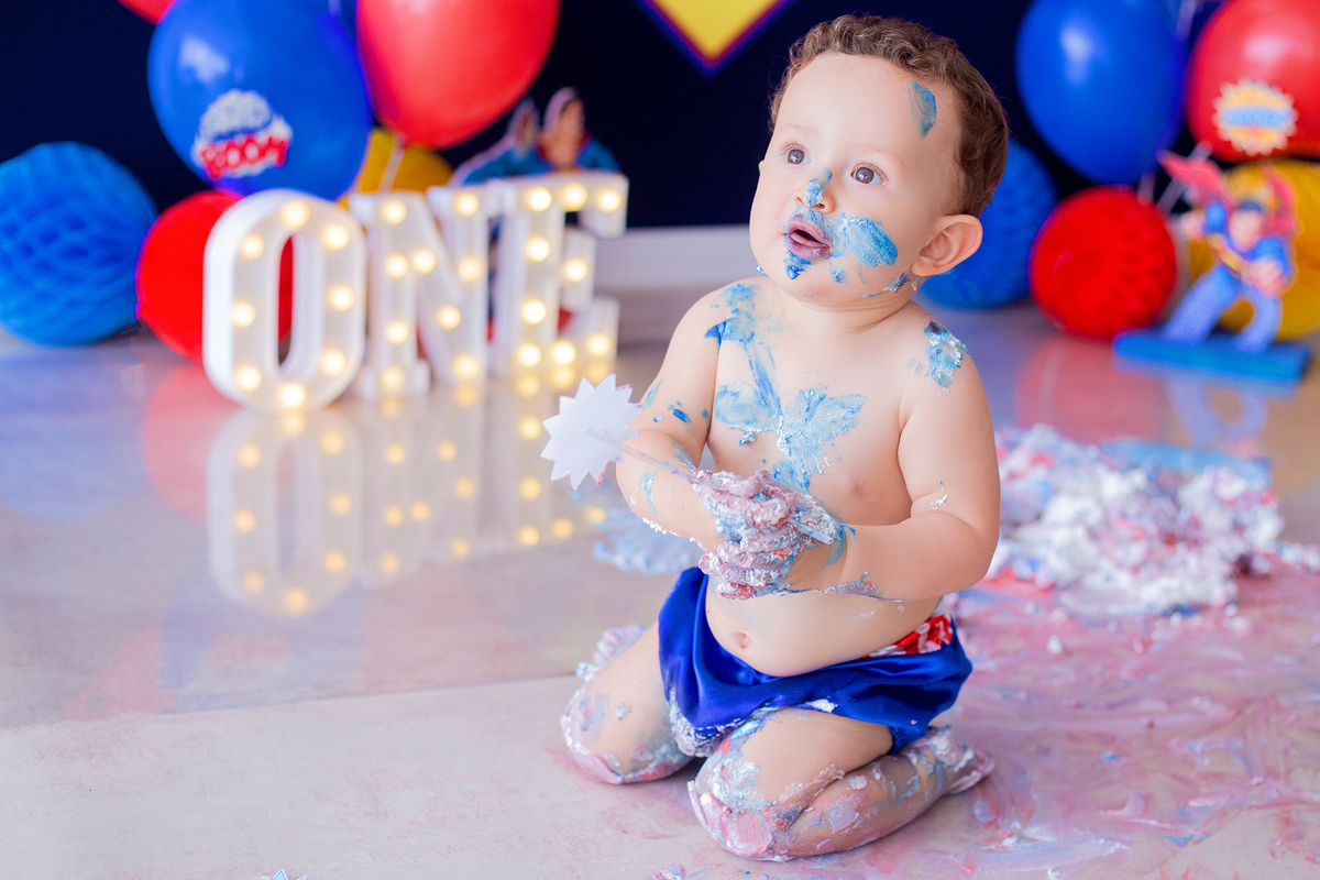 acompanhamento mensal de bebe caxias do sul figurino cenario tematico  personagem foto infantil serra gaucha fotografia familia mundo azul rosa ensaio fotografico crianca newborn baby menino menina smash the cake esmague o bolo banheira urso circo