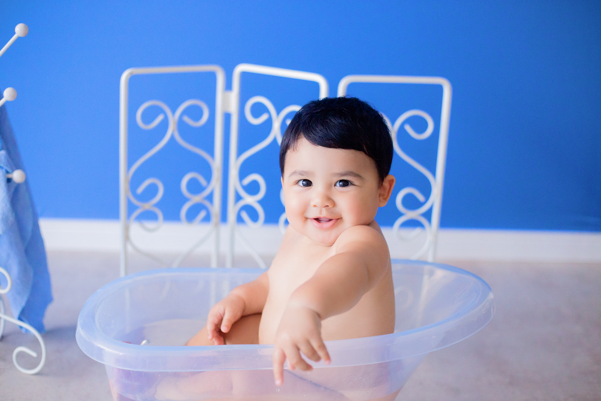 acompanhamento mensal de bebe caxias do sul figurino cenario tematico  personagem foto infantil serra gaucha fotografia familia mundo azul rosa ensaio fotografico crianca newborn baby menino menina smash the cake esmague o bolo banheira urso circo
