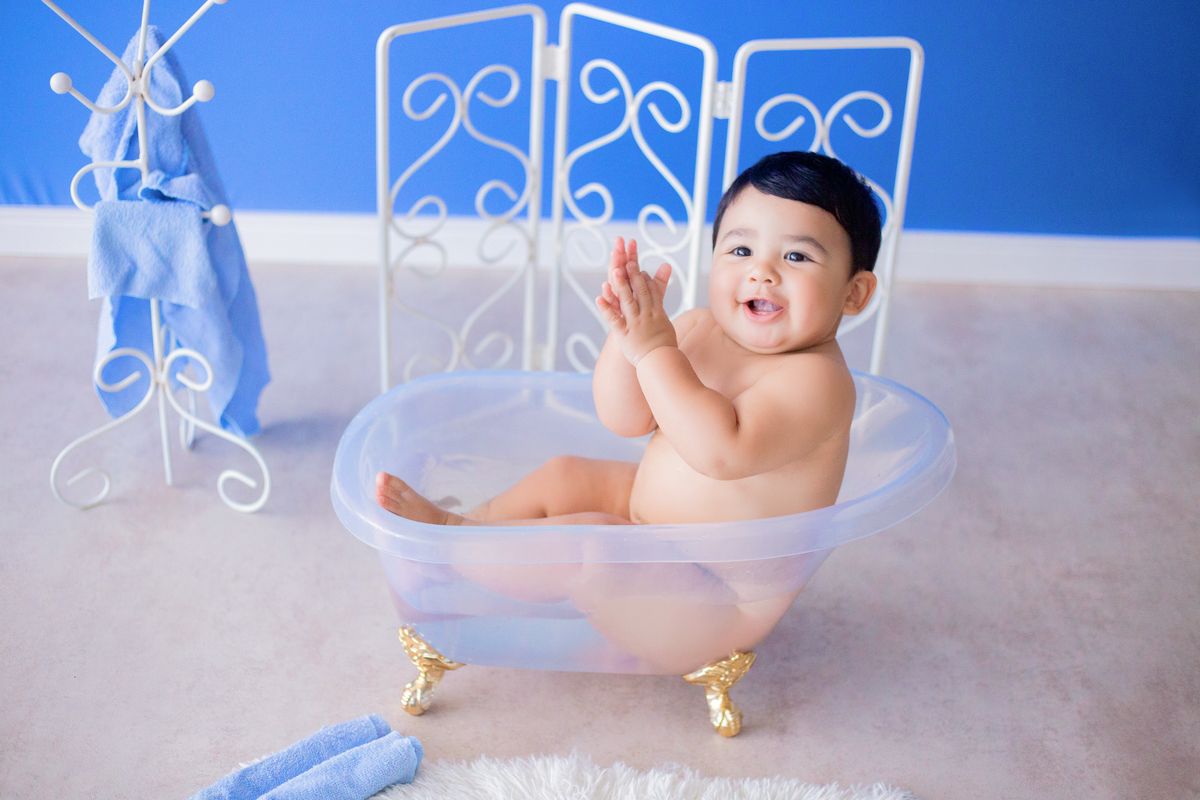 acompanhamento mensal de bebe caxias do sul figurino cenario tematico  personagem foto infantil serra gaucha fotografia familia mundo azul rosa ensaio fotografico crianca newborn baby menino menina smash the cake esmague o bolo banheira urso circo