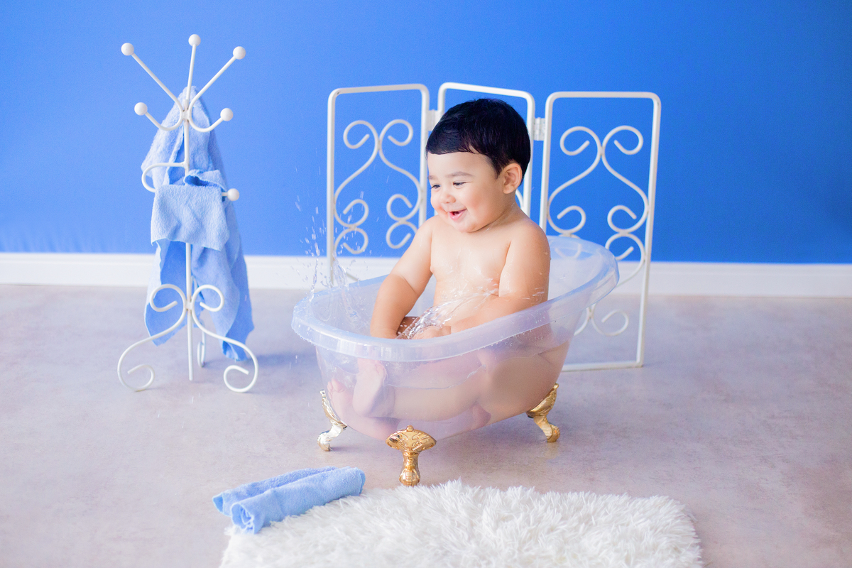 acompanhamento mensal de bebe caxias do sul figurino cenario tematico  personagem foto infantil serra gaucha fotografia familia mundo azul rosa ensaio fotografico crianca newborn baby menino menina smash the cake esmague o bolo banheira urso circo