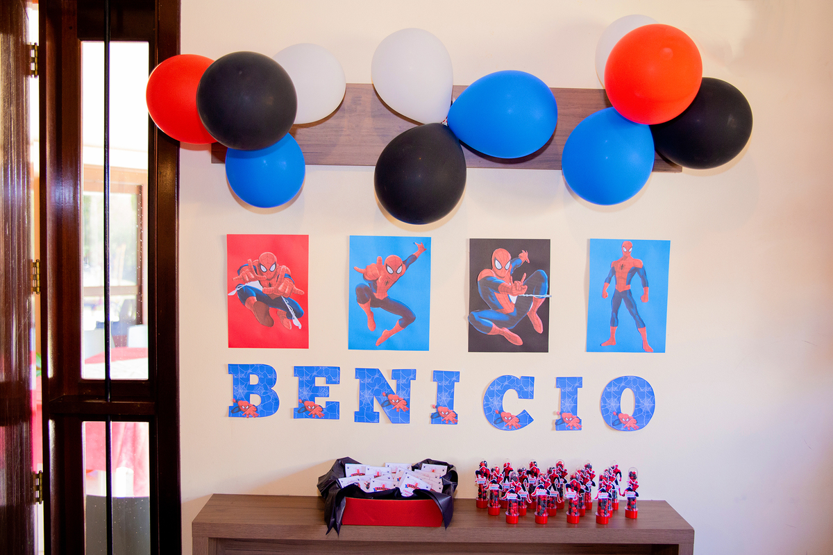 acompanhamento mensal de bebe caxias do sul figurino cenario tematico  personagem foto infantil serra gaucha fotografia familia mundo azul rosa ensaio fotografico crianca newborn baby menino menina smash the cake esmague o bolo banheira urso circo