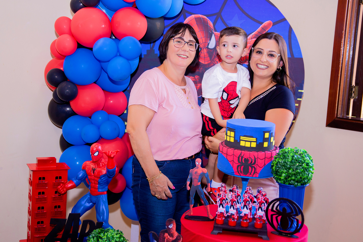 acompanhamento mensal de bebe caxias do sul figurino cenario tematico  personagem foto infantil serra gaucha fotografia familia mundo azul rosa ensaio fotografico crianca newborn baby menino menina smash the cake esmague o bolo banheira urso circo