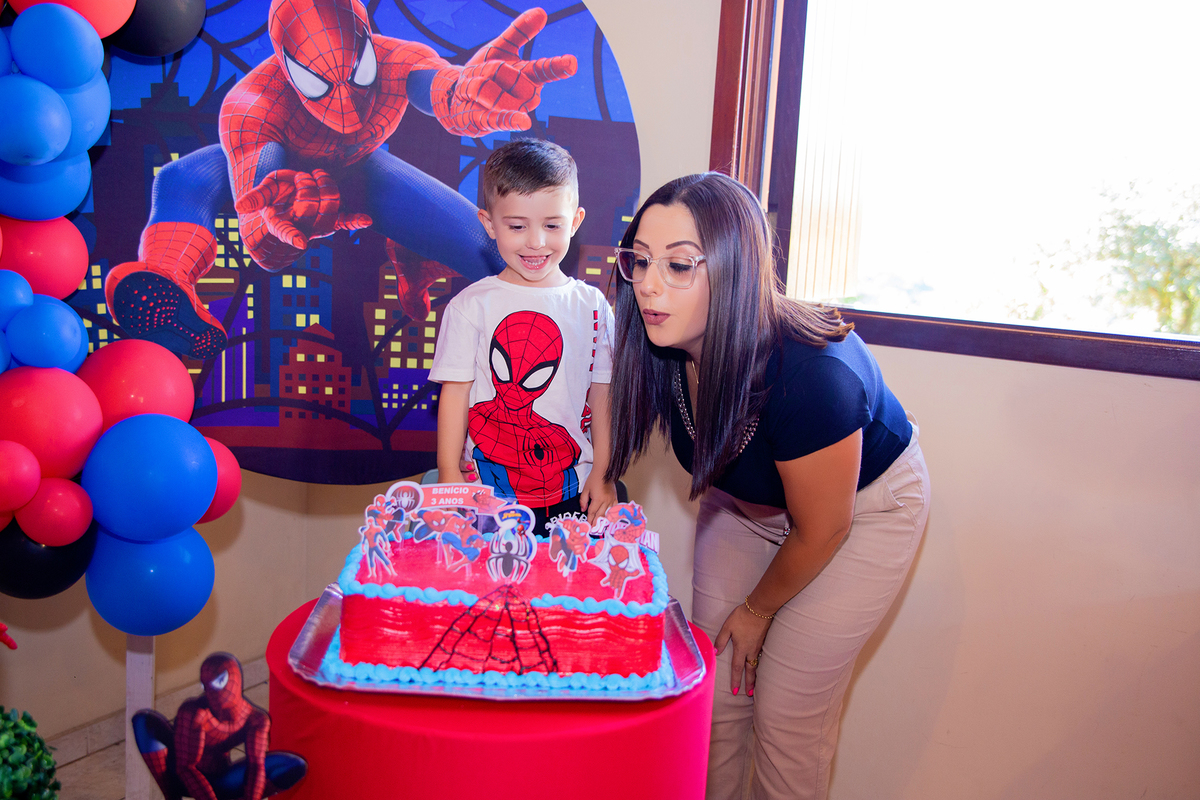 acompanhamento mensal de bebe caxias do sul figurino cenario tematico  personagem foto infantil serra gaucha fotografia familia mundo azul rosa ensaio fotografico crianca newborn baby menino menina smash the cake esmague o bolo banheira urso circo