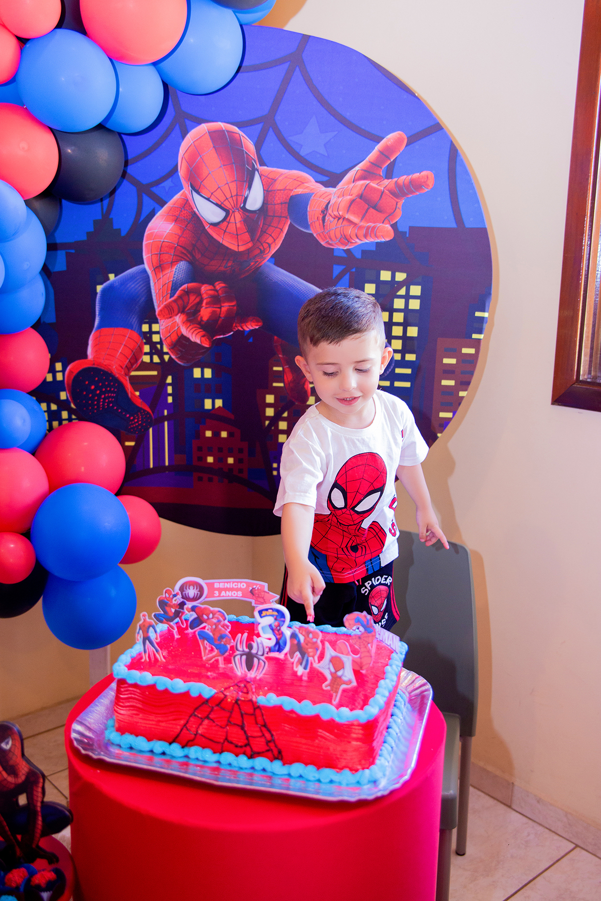 acompanhamento mensal de bebe caxias do sul figurino cenario tematico  personagem foto infantil serra gaucha fotografia familia mundo azul rosa ensaio fotografico crianca newborn baby menino menina smash the cake esmague o bolo banheira urso circo