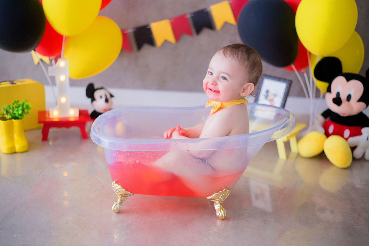 acompanhamento mensal de bebe caxias do sul figurino cenario tematico  personagem foto infantil serra gaucha fotografia familia mundo azul rosa ensaio fotografico crianca newborn baby menino menina smash the cake esmague o bolo banheira urso circo