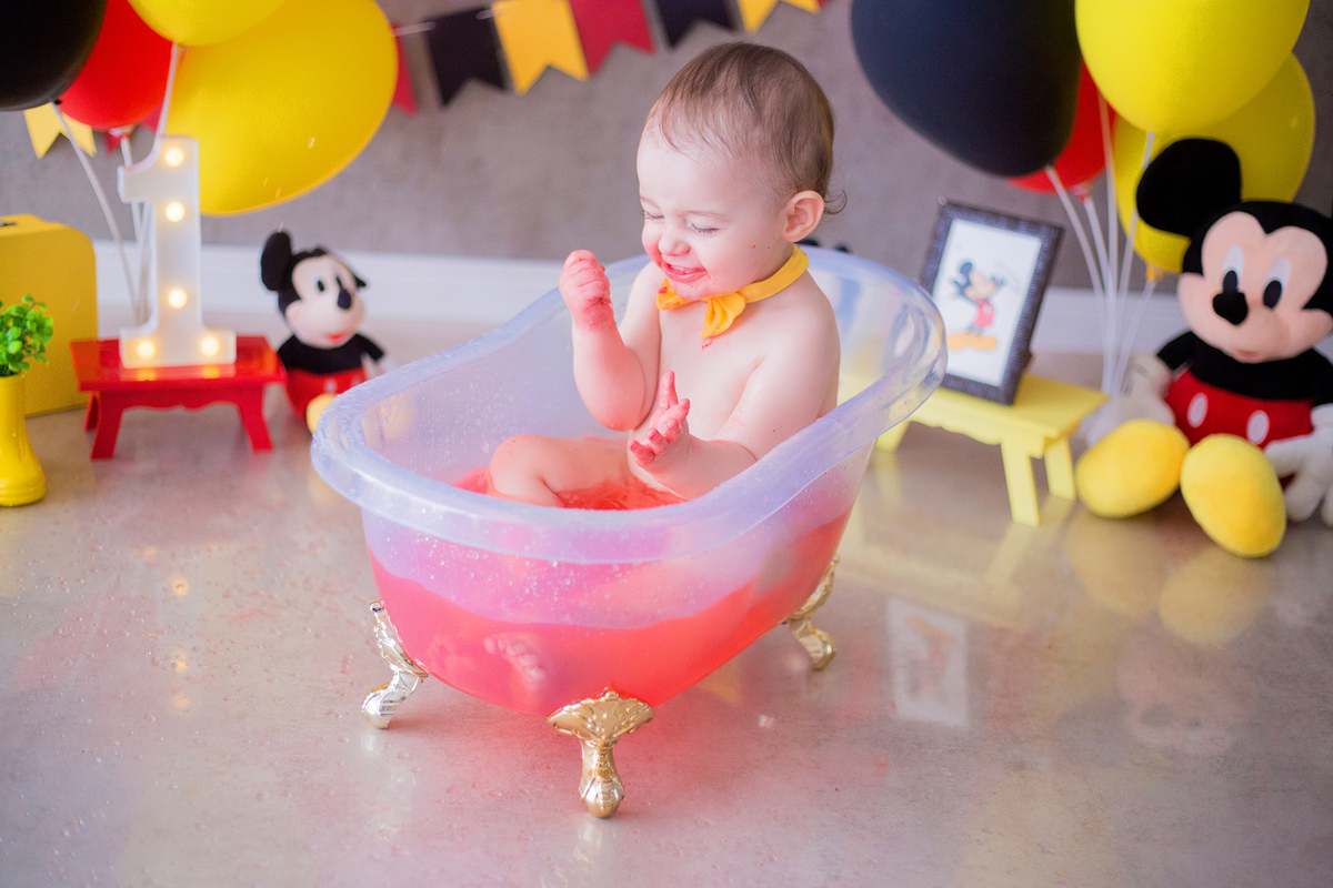 acompanhamento mensal de bebe caxias do sul figurino cenario tematico  personagem foto infantil serra gaucha fotografia familia mundo azul rosa ensaio fotografico crianca newborn baby menino menina smash the cake esmague o bolo banheira urso circo