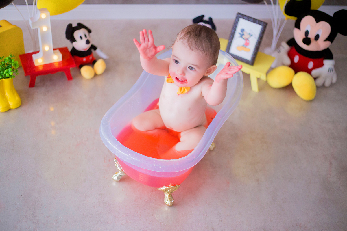 acompanhamento mensal de bebe caxias do sul figurino cenario tematico  personagem foto infantil serra gaucha fotografia familia mundo azul rosa ensaio fotografico crianca newborn baby menino menina smash the cake esmague o bolo banheira urso circo