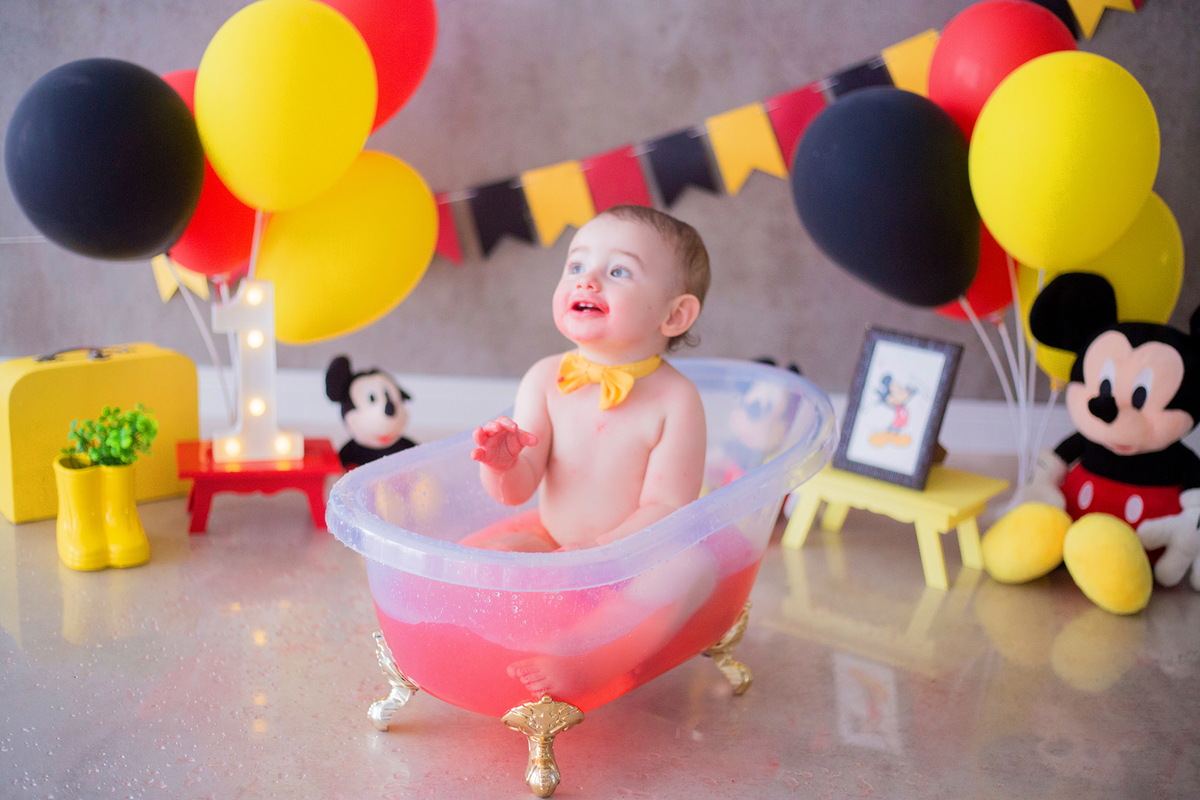 acompanhamento mensal de bebe caxias do sul figurino cenario tematico  personagem foto infantil serra gaucha fotografia familia mundo azul rosa ensaio fotografico crianca newborn baby menino menina smash the cake esmague o bolo banheira urso circo