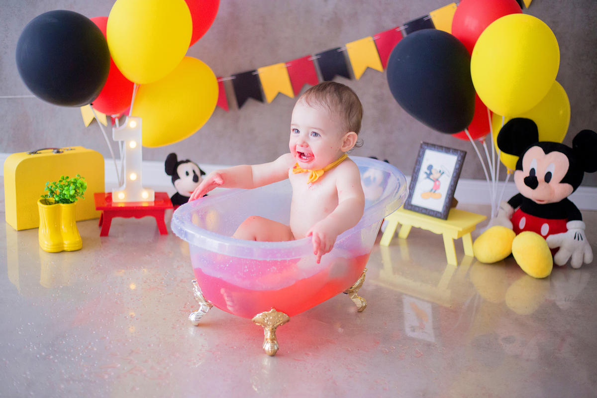 acompanhamento mensal de bebe caxias do sul figurino cenario tematico  personagem foto infantil serra gaucha fotografia familia mundo azul rosa ensaio fotografico crianca newborn baby menino menina smash the cake esmague o bolo banheira urso circo