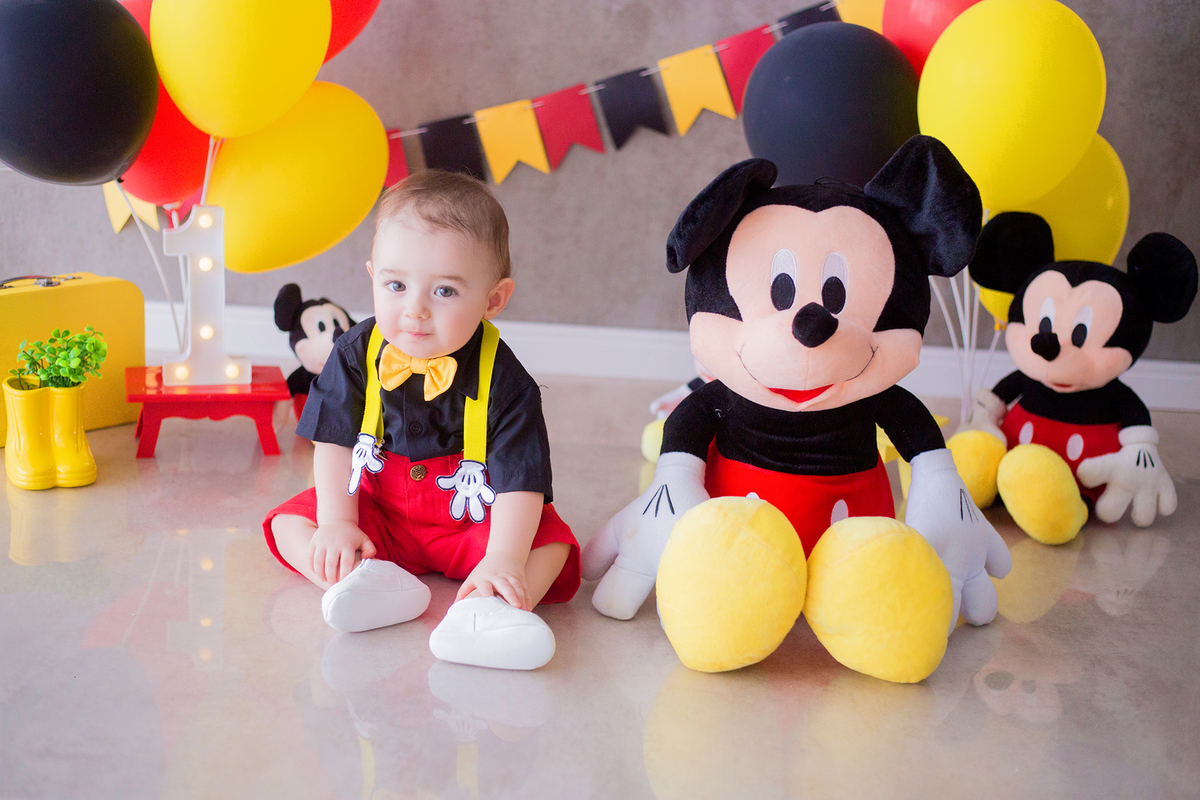 acompanhamento mensal de bebe caxias do sul figurino cenario tematico  personagem foto infantil serra gaucha fotografia familia mundo azul rosa ensaio fotografico crianca newborn baby menino menina smash the cake esmague o bolo banheira urso circo