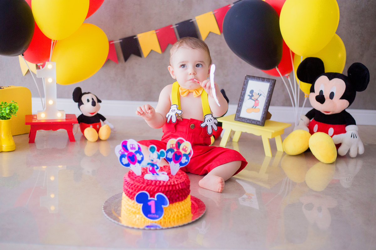 acompanhamento mensal de bebe caxias do sul figurino cenario tematico  personagem foto infantil serra gaucha fotografia familia mundo azul rosa ensaio fotografico crianca newborn baby menino menina smash the cake esmague o bolo banheira urso circo