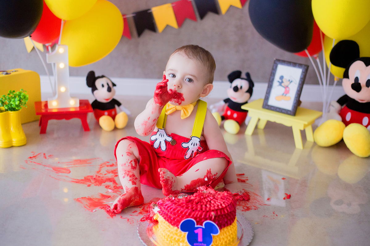 acompanhamento mensal de bebe caxias do sul figurino cenario tematico  personagem foto infantil serra gaucha fotografia familia mundo azul rosa ensaio fotografico crianca newborn baby menino menina smash the cake esmague o bolo banheira urso circo