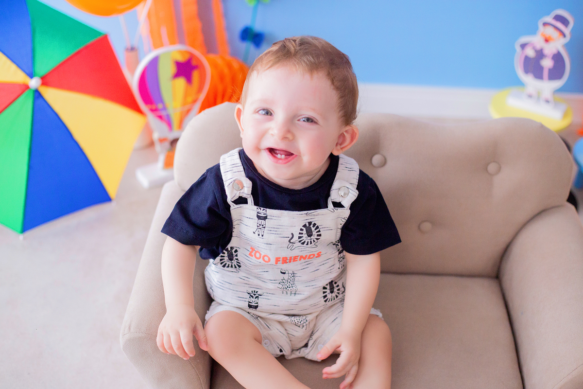 acompanhamento mensal de bebe caxias do sul figurino cenario tematico  personagem foto infantil serra gaucha fotografia familia mundo azul rosa ensaio fotografico crianca newborn baby menino menina smash the cake esmague o bolo banheira urso circo