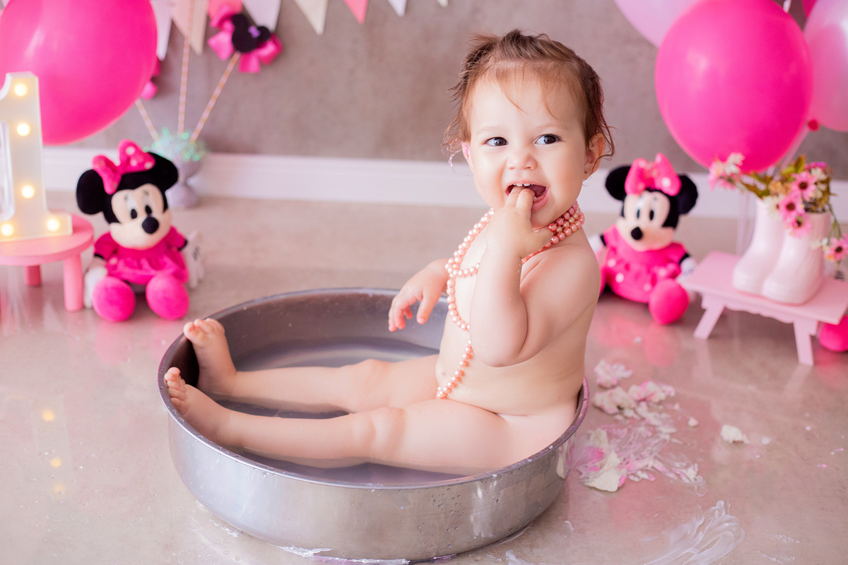 acompanhamento mensal de bebe caxias do sul figurino cenario tematico  personagem foto infantil serra gaucha fotografia familia mundo azul rosa ensaio fotografico crianca newborn baby menino menina smash the cake esmague o bolo banheira urso circo