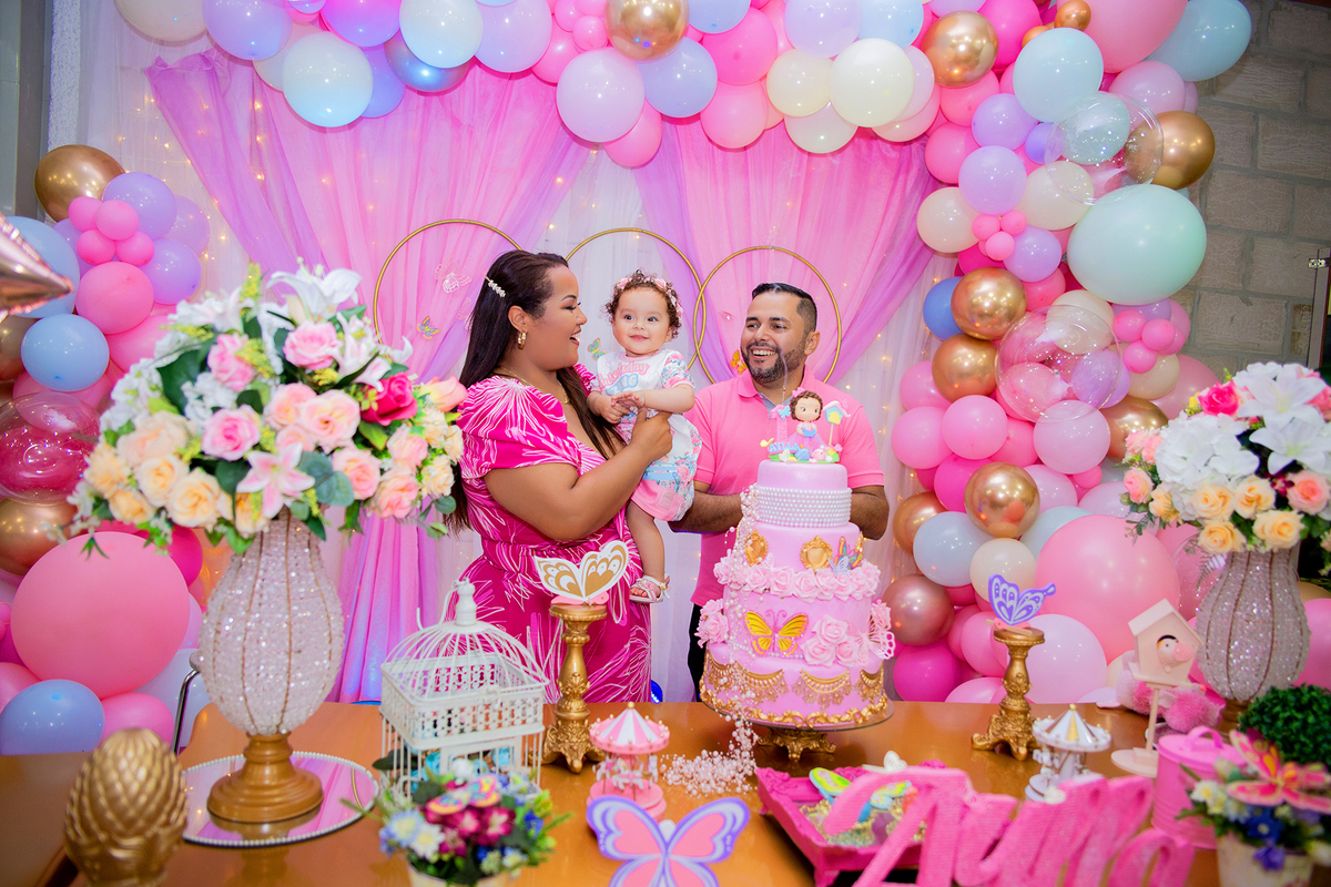 acompanhamento mensal de bebe caxias do sul figurino cenario tematico  personagem foto infantil serra gaucha fotografia familia mundo azul rosa ensaio fotografico crianca newborn baby menino menina smash the cake esmague o bolo banheira urso circo