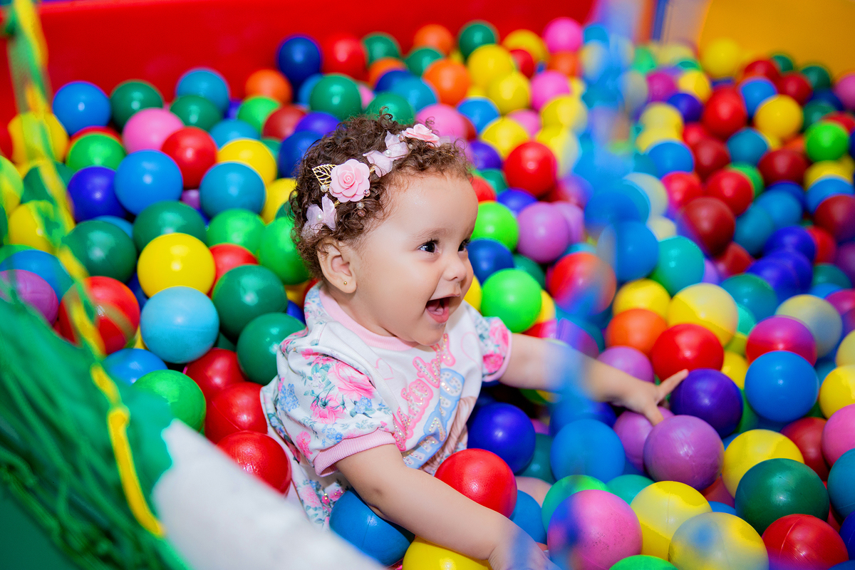 acompanhamento mensal de bebe caxias do sul figurino cenario tematico  personagem foto infantil serra gaucha fotografia familia mundo azul rosa ensaio fotografico crianca newborn baby menino menina smash the cake esmague o bolo banheira urso circo