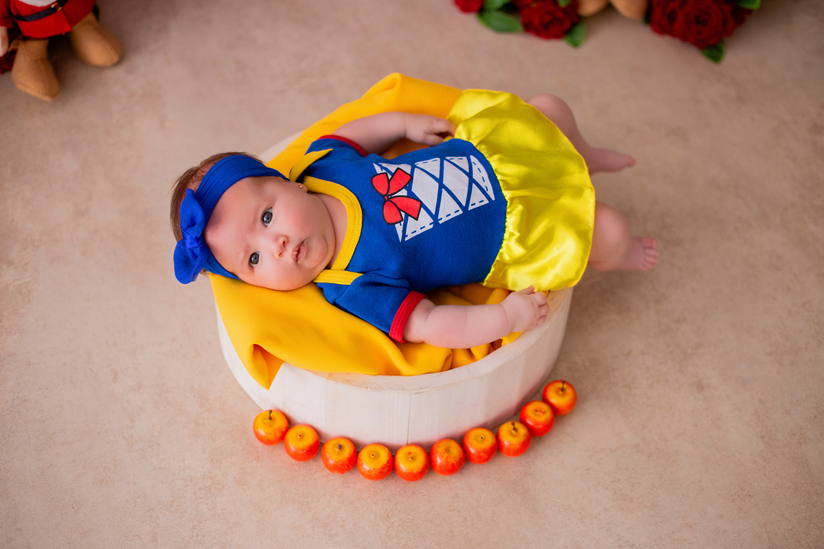 acompanhamento mensal de bebe caxias do sul figurino cenario tematico  personagem foto infantil serra gaucha fotografia familia mundo azul rosa ensaio fotografico crianca newborn baby menino menina smash the cake esmague o bolo banheira urso circo