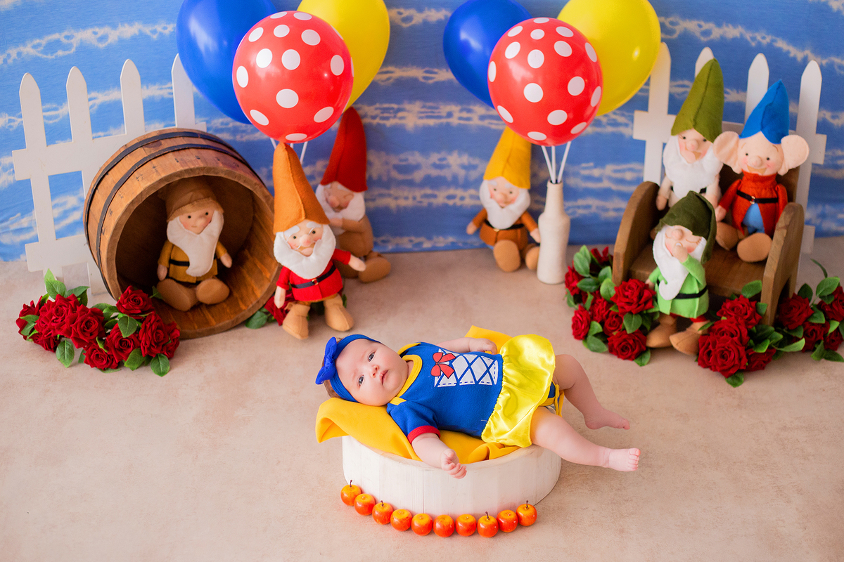 acompanhamento mensal de bebe caxias do sul figurino cenario tematico  personagem foto infantil serra gaucha fotografia familia mundo azul rosa ensaio fotografico crianca newborn baby menino menina smash the cake esmague o bolo banheira urso circo