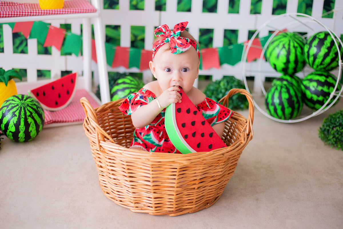 acompanhamento mensal de bebe caxias do sul figurino cenario tematico  personagem foto infantil serra gaucha fotografia familia mundo azul rosa ensaio fotografico crianca newborn baby menino menina smash the cake esmague o bolo banheira urso circo