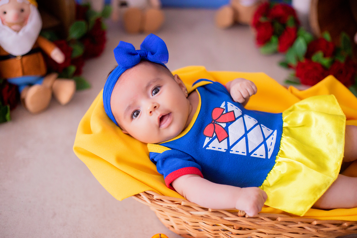 acompanhamento mensal de bebe caxias do sul figurino cenario tematico  personagem foto infantil serra gaucha fotografia familia mundo azul rosa ensaio fotografico crianca newborn baby menino menina smash the cake esmague o bolo banheira urso circo