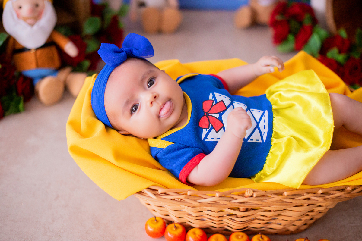 acompanhamento mensal de bebe caxias do sul figurino cenario tematico  personagem foto infantil serra gaucha fotografia familia mundo azul rosa ensaio fotografico crianca newborn baby menino menina smash the cake esmague o bolo banheira urso circo