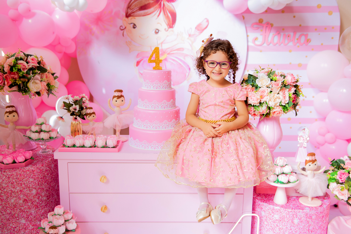 acompanhamento mensal de bebe caxias do sul figurino cenario tematico  personagem foto infantil serra gaucha fotografia familia mundo azul rosa ensaio fotografico crianca newborn baby menino menina smash the cake esmague o bolo banheira urso circo