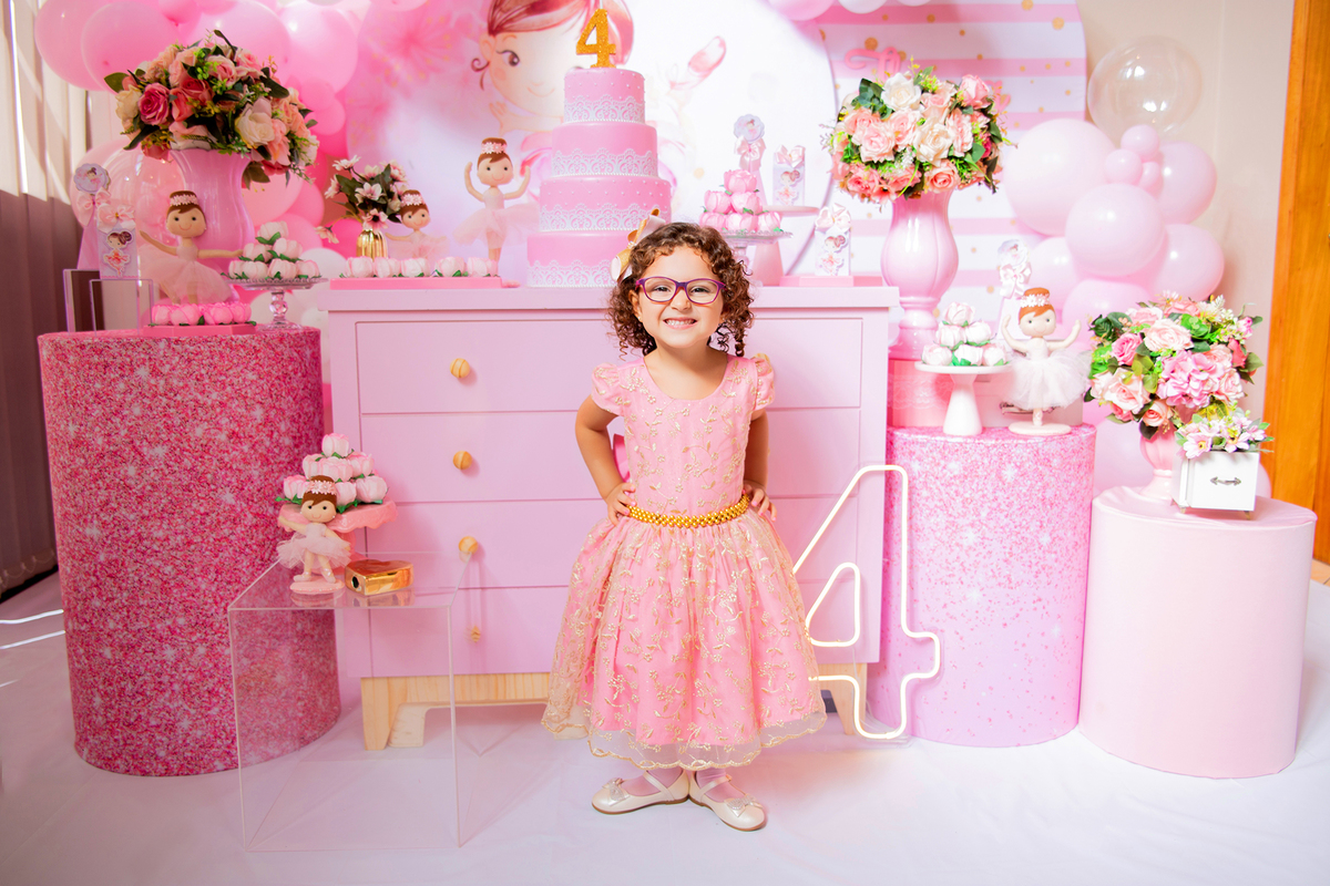 acompanhamento mensal de bebe caxias do sul figurino cenario tematico  personagem foto infantil serra gaucha fotografia familia mundo azul rosa ensaio fotografico crianca newborn baby menino menina smash the cake esmague o bolo banheira urso circo