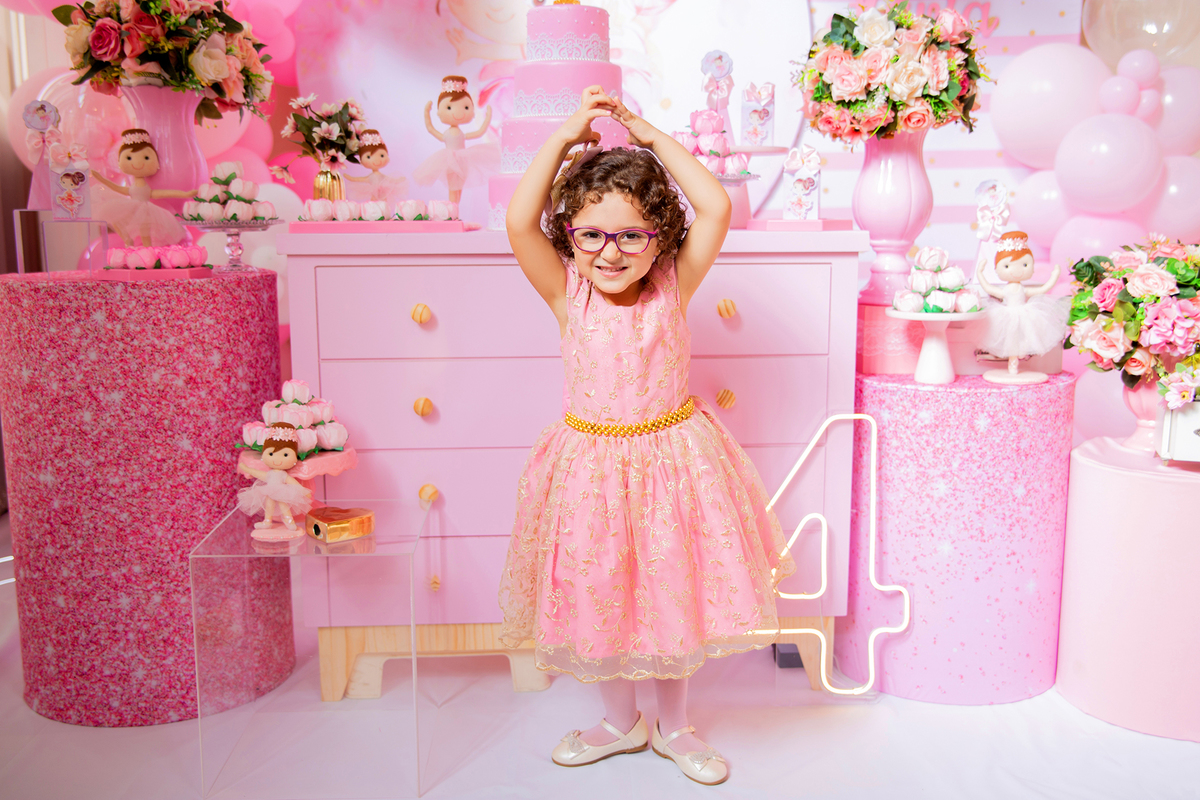 acompanhamento mensal de bebe caxias do sul figurino cenario tematico  personagem foto infantil serra gaucha fotografia familia mundo azul rosa ensaio fotografico crianca newborn baby menino menina smash the cake esmague o bolo banheira urso circo