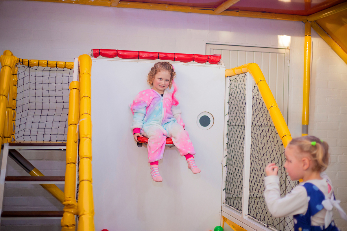 acompanhamento mensal de bebe caxias do sul figurino cenario tematico  personagem foto infantil serra gaucha fotografia familia mundo azul rosa ensaio fotografico crianca newborn baby menino menina smash the cake esmague o bolo banheira urso circo