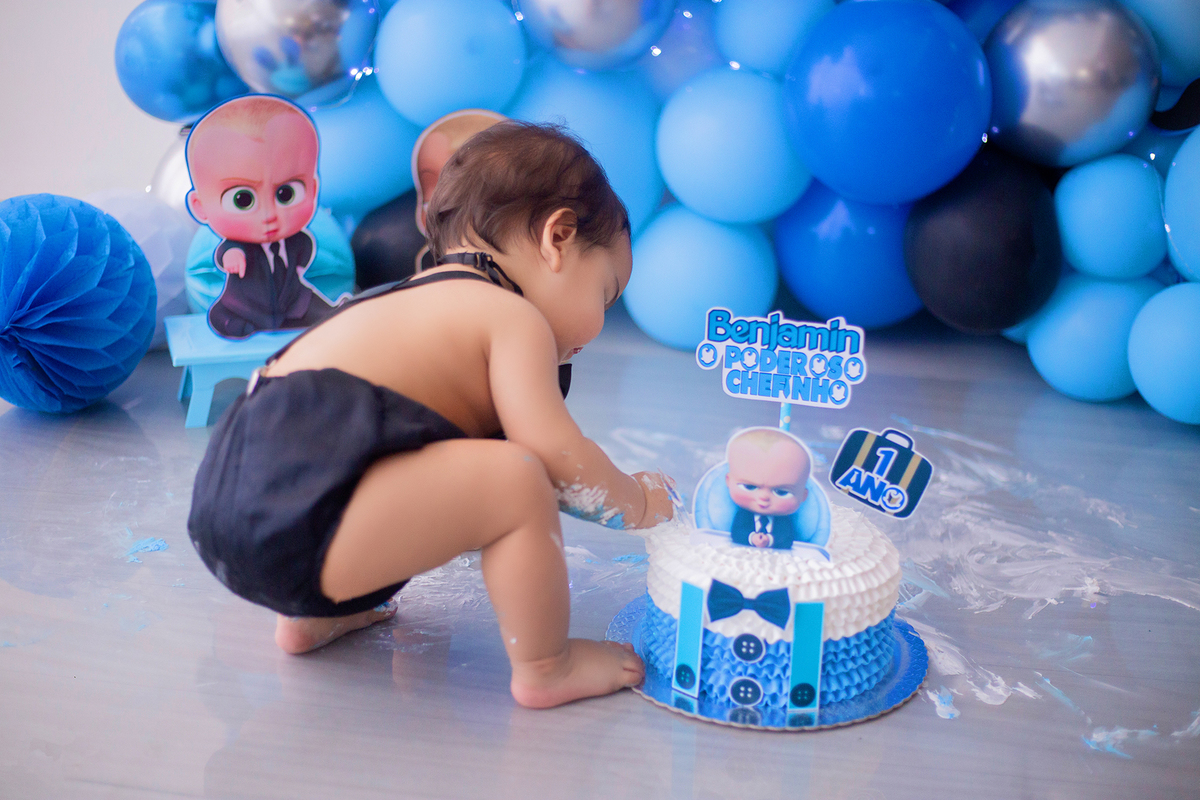 acompanhamento mensal de bebe caxias do sul figurino cenario tematico  personagem foto infantil serra gaucha fotografia familia mundo azul rosa ensaio fotografico crianca newborn baby menino menina smash the cake esmague o bolo banheira urso circo