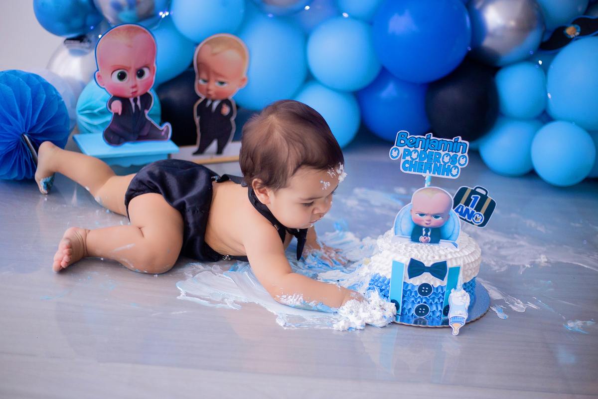 acompanhamento mensal de bebe caxias do sul figurino cenario tematico  personagem foto infantil serra gaucha fotografia familia mundo azul rosa ensaio fotografico crianca newborn baby menino menina smash the cake esmague o bolo banheira urso circo